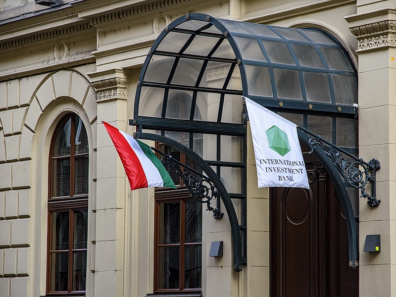 Orbán Viktor is szakított a Nemzetközi Beruházási Bankkal