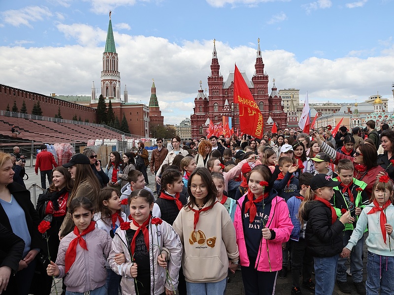 Így hazudnak a háborúról a gyerekeknek az új orosz tankönyvek