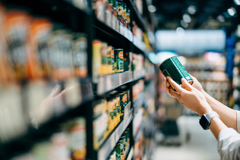 Önkéntes élelmiszer-árkorlát bevezetéséről tárgyal a brit kormány a szupermarketekkel 