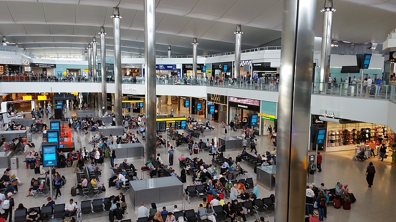 Idén nyáron is káosz lesz a brit reptereken