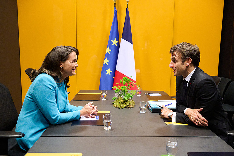 A francia elnökkel tárgyalt Novák Katalin
