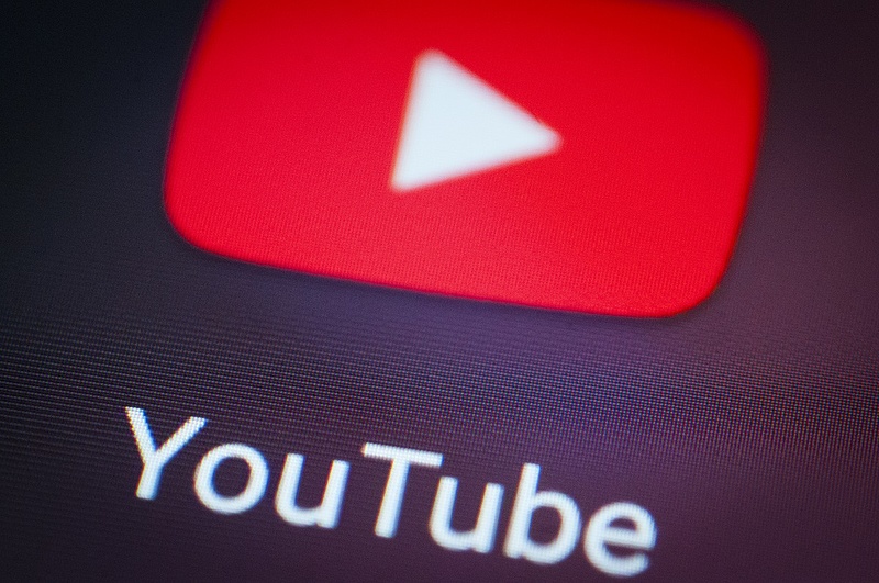 Vége az álorvoslásnak: a YouTube leszámol a kuruzslókkal