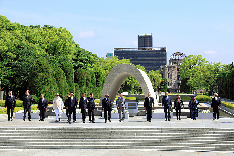 Japán és Dél-Korea vezetői közösen rótták le tiszteletüket a hirosimai emlékműnél