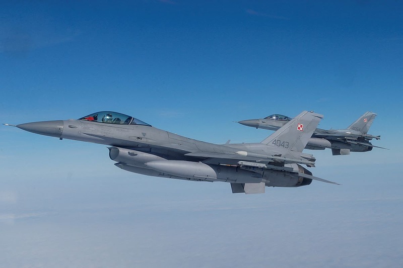 Kreml: az F-16-osok Ukrajnába küldése óriási kockázatokat rejt magában