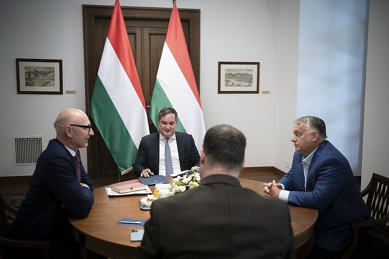 A Deutsche Telekom a Karmelitában mondta el, mit vár Orbán Viktortól
