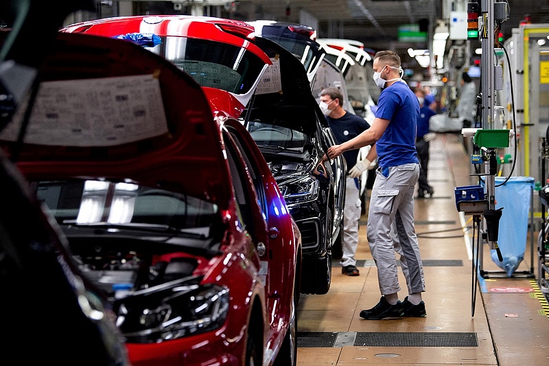 Összeomlott a Volkswagen termelése, leálltak a németországi üzemek