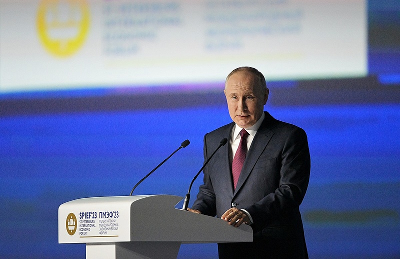 Vlagyimir Putyin: Oroszország legyőzhetetlen, a Nyugat hiába küld tankokat Ukrajnának