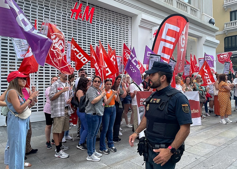 Sztrájkol a H&M több mint négyezer dolgozója