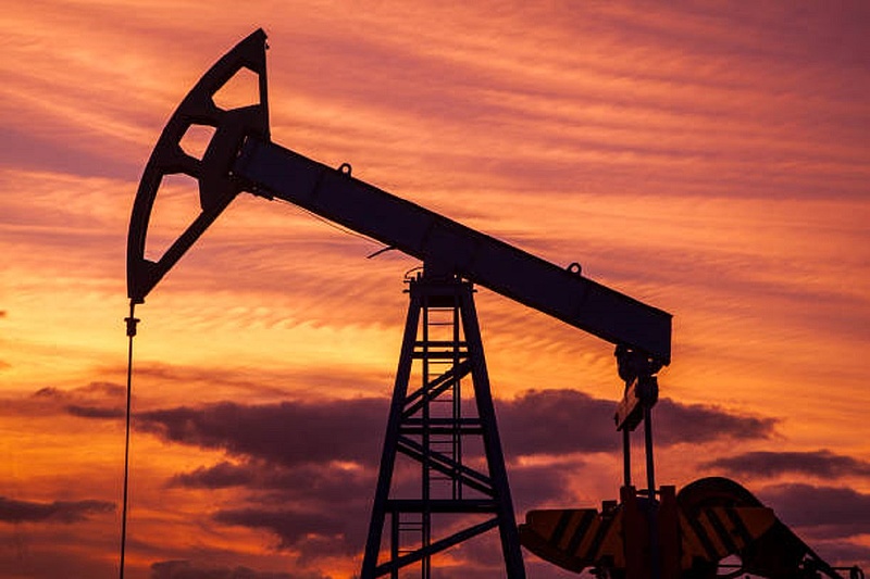Emelkedésnek indult az olajár, miután Oroszország és Szaúd-Arábia is megszólalt