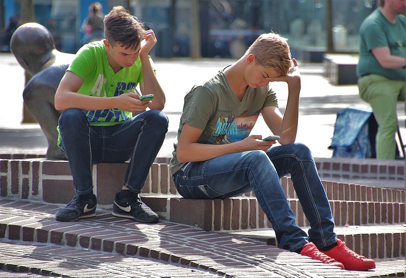 Kicsengettek az iskolai mobilozásnak Hollandiában