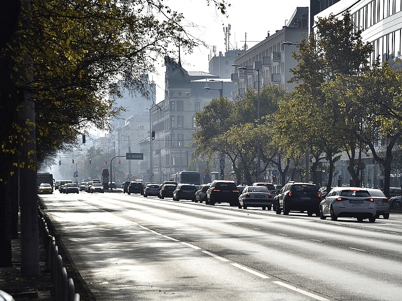 A gyorshajtók bosszúja: kiütötték a traffipaxokat a Váci úton