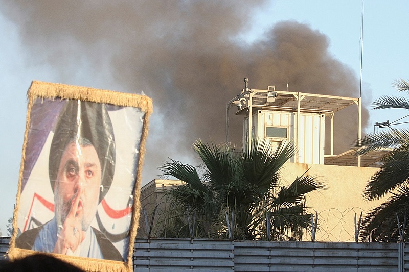 Egyszerűen felgyújtották a bagdadi svéd nagykövetséget a Korán-égetés miatt