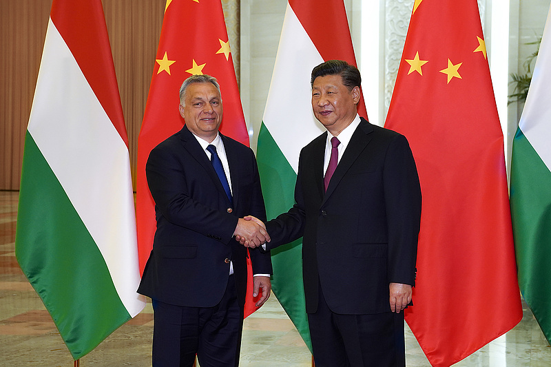 Orbán Viktor kínai jüanra váltaná a magyar jövőt, megnéztük, mitől ilyen magabiztos a miniszterelnök
