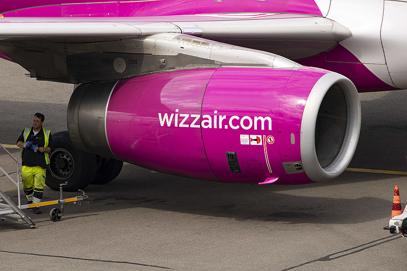 Abu-Dzabiban ragadt egy Wizz Air-gép