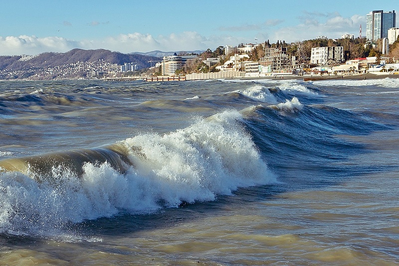 Felforr a Földközi-tenger vize, termál hőfokú az óceán