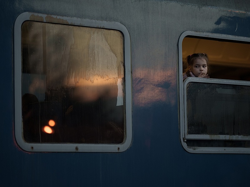 Ukrajnai menekültek: már lemondanak a családegyesítésről