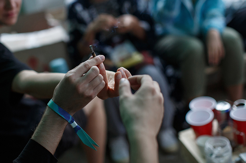 Egy nógrádi fesztiválon terített volna drogot, de rács mögé került
