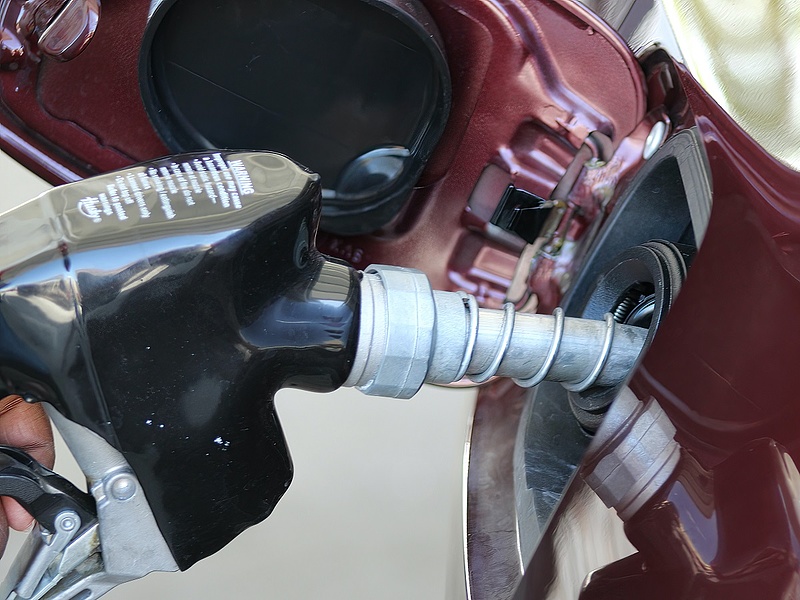 Várjon szerdáig: végre csökken az egyik üzemanyag ára