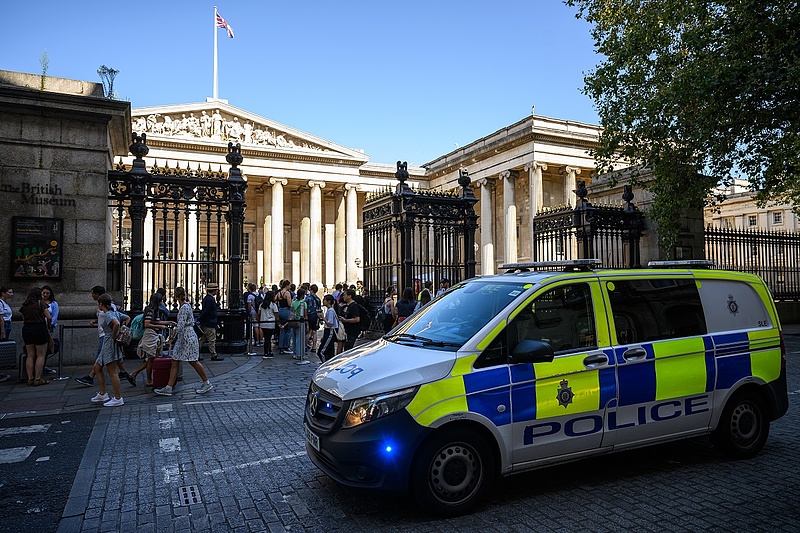 Fillérekért árulták a lopott műkincseket, elsöpörte a botrány a British Museum igazgatóját 