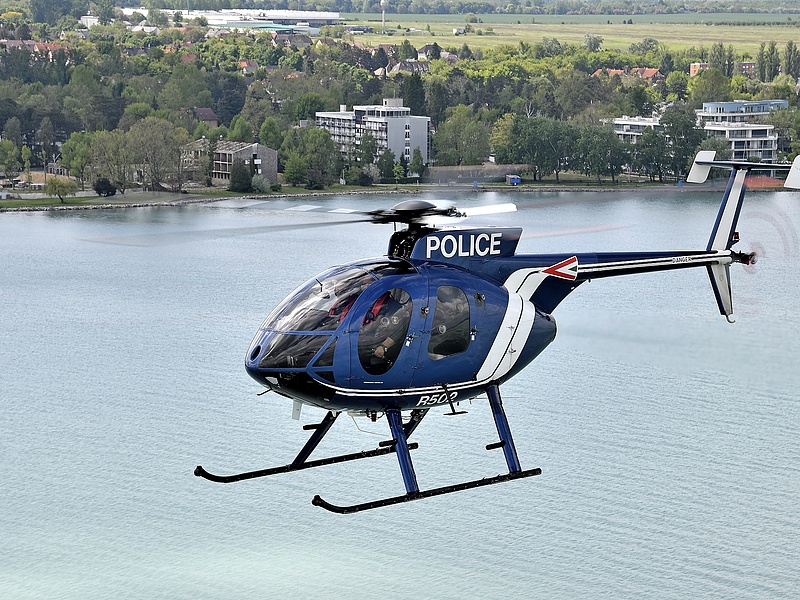 Belezuhant a Balatonba egy rendőrségi helikopter - Videóval