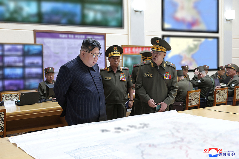 Észak-Korea háborúra készül, nukleáris csapást szimuláltak 