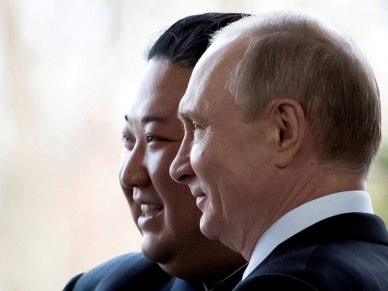 Jön a Kim Dzsongun-Putyin szuperdeal: ennivalót kérnek fegyverekért