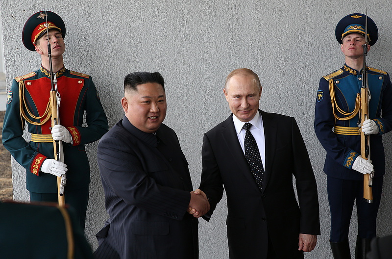 Kim Dzsongun elhagyja Észak-Koreát, Putyinnal találkozik 