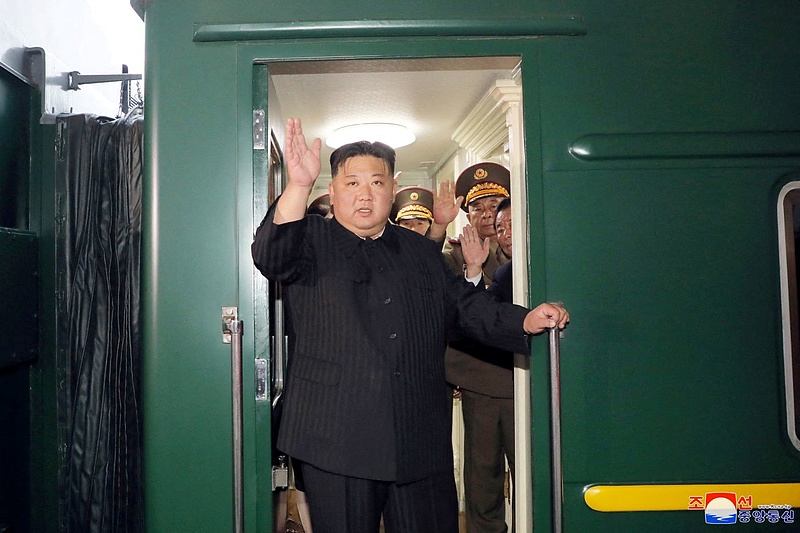 Kim Dzsong Un páncélvonata begördült Oroszországba