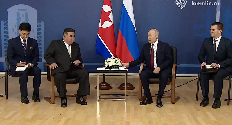 Furcsán mozgott Putyin lába, miközben Kimmel tárgyalt
