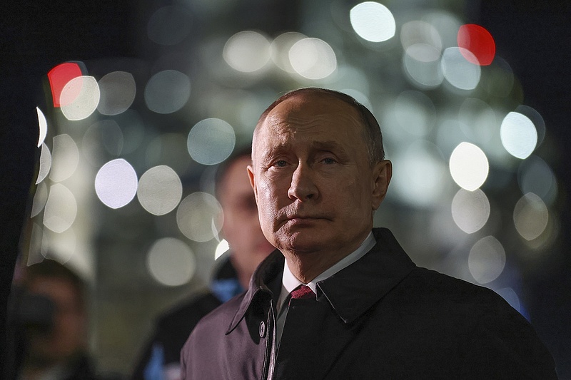 Vlagyimir Putyin: 300 ezren szerződtek le az orosz hadseregbe