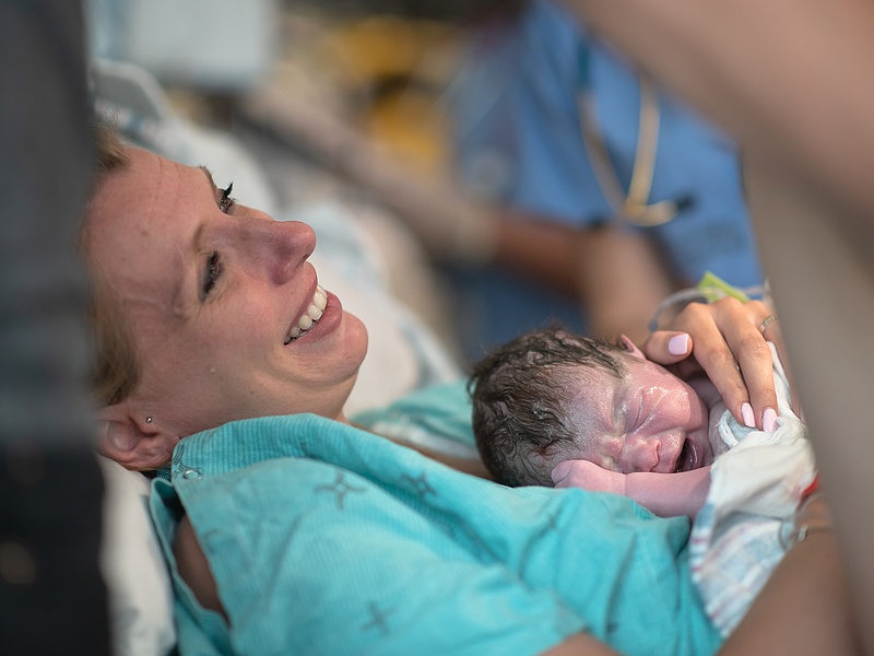 Jó hír a kismamáknak: vannak tervek arra, hogy ismét lehessen választott orvosnál szülni