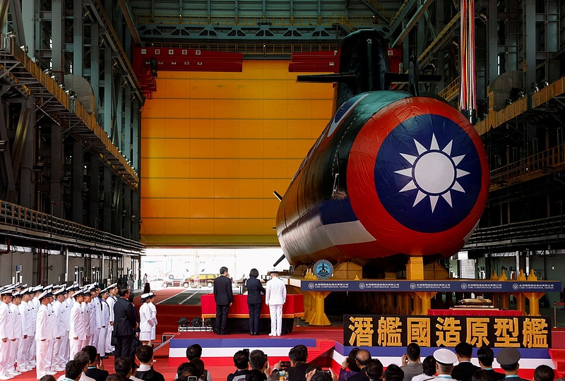 Bemutaták az első tajvani gyártású, védelmi mérföldkőnek számító tengeralattjárót