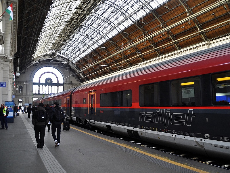Sikerült fokozni a Budapest-Győr-Bécs vasúti horrort, az osztrákok levágnak minket a nyugat-európai hálózatról