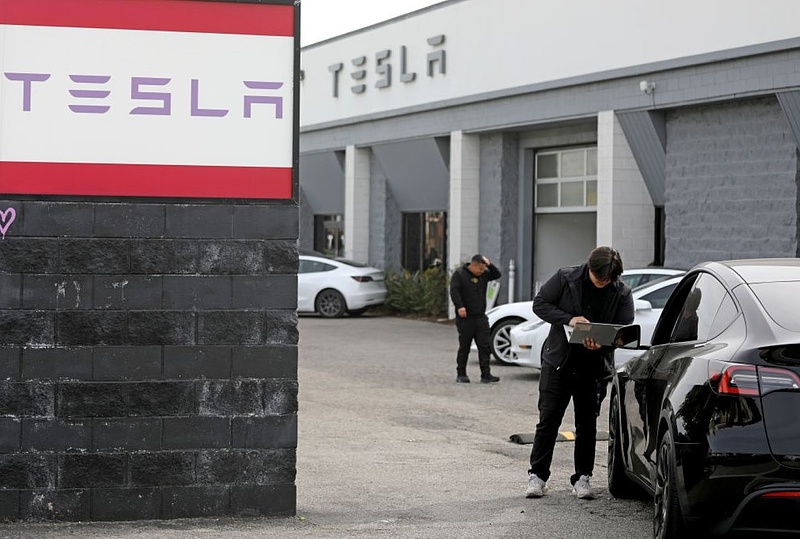 Forrnak az alkatrészek és az indulatok: bekavart a Tesla a németeknek