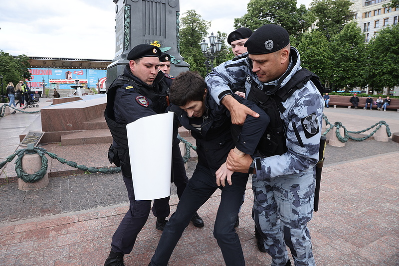Moszkva páros lábbal tapossa az emberi jogokat, a nemzetközi közösség pedig tehetetlen