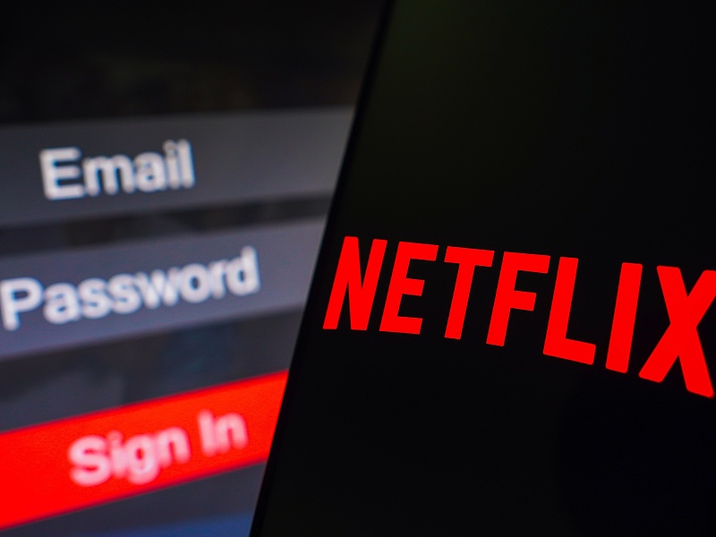Tovább szaggatja előfizetőit a Netflix, újabb áremelés jön