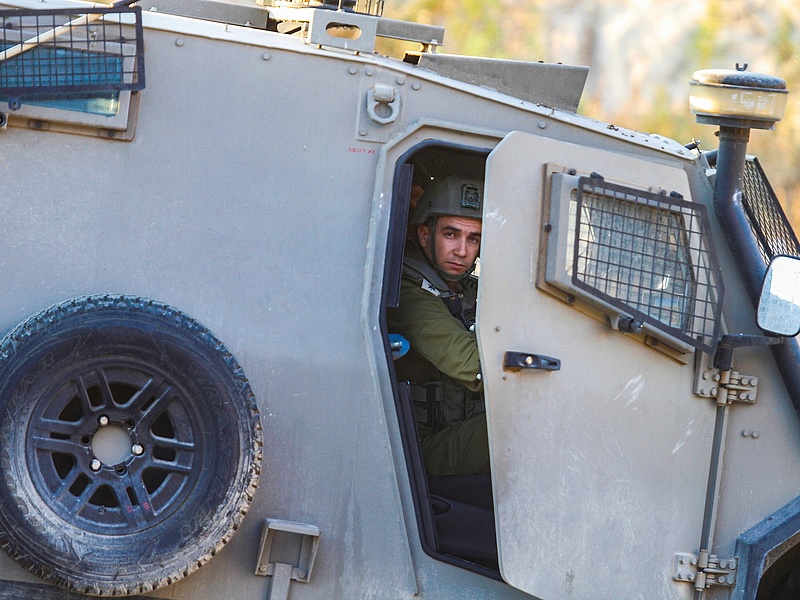 Harminc elrejtőzött embert szabadított ki egy izraeli kommandó