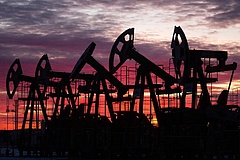 Betett az olaj árának a Vörös-tengeri riasztás
