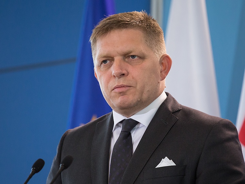 Megalakult a szlovák koalíciós kormány: „nem séta lesz a rózsakertben"