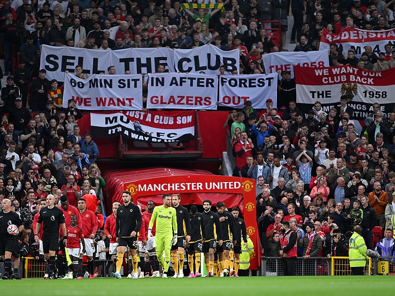 Brit milliárdos veszi meg a Manchester United negyedét