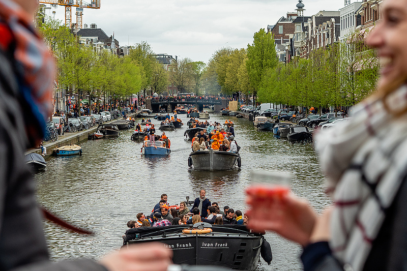 Velence és Barcelona után Amszterdam is bekeményít a turistákkal szemben