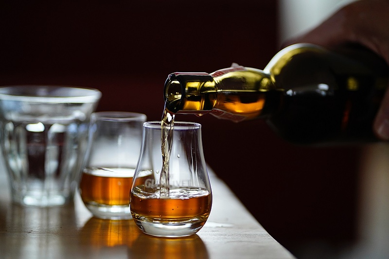 Kapaszkodjon: ennyiért árverezik el a legdrágább whisky-t
