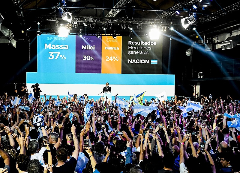 Massa vagy Milei? Szoros küzdelem az argentín elnökválasztáson