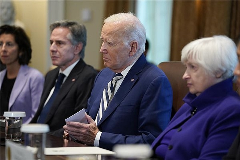 Joe Biden a túszok elengedéséhez kötné a gázai tűzszünetet