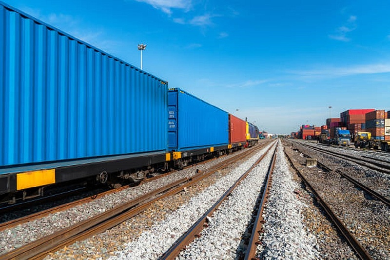 Viszi a magyar gabonát Afrikába a Rail Cargo