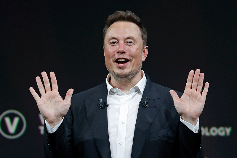Elon Musk megszólalt: azonnal lecsúsztak a lejtőn a Tesla részvényei