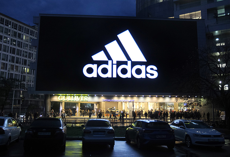 Az egekbe szökött az Adidas profitja