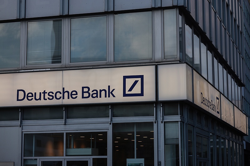 A Deutsche Bank az ügyfelek kedvében járva növeli az ázsiai befektetéseit