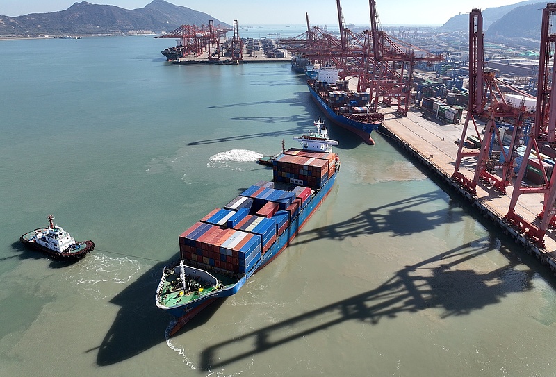 A hajózási ágazat behúzza vitorláit a lassuló globális kereskedelem miatt