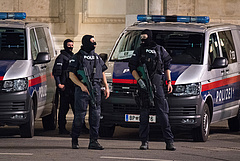 Fegyveresek mindenhol a magyarok kedvenc városában, fokozott terrorveszély